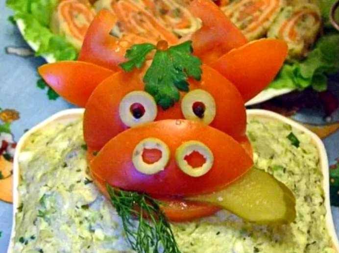 Ամանորյա սեղանի ձևավորման օրինակներ